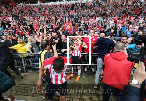Eindhoven, 15 April 2018
PSV-AJAX, eindstand 3-0 en Landskampioen Seizoen 2017-2018
Gaston Pereiro scoort 1-0