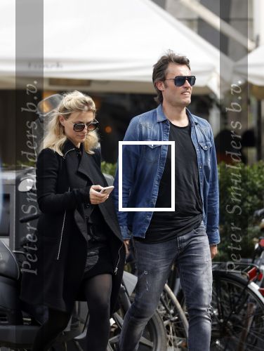 Amsterdam 10 april 2018
Gigi ravelli met haar man Roger Hodenius in Amsterdam zuid.
