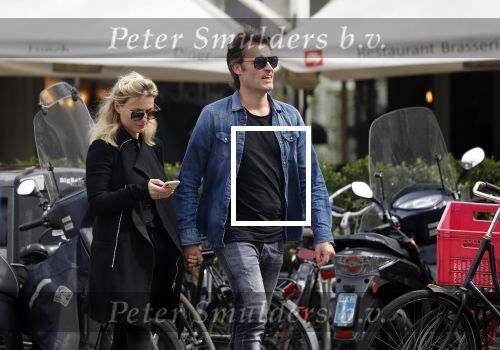 Amsterdam 10 april 2018
Gigi ravelli met haar man Roger Hodenius in Amsterdam zuid.