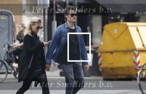 Amsterdam 10 april 2018
Gigi ravelli met haar man Roger Hodenius in Amsterdam zuid.