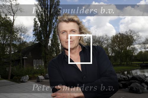 Amsterdam 25 september 2018
Presentatie lâ€™Homo van het blad Linda in Hotel Arena. Linda de Mol reikt het eerste exemplaar uit aan Erwin Olaf Hans v Manen en Hans Klok .