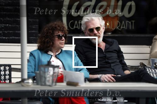 Amsterdam 11 april 2018
Henriette Tol met partner Rob Snoek op terras