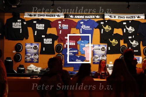 Amsterdam 14 april 2018
Heel holland zingt Hazes in het ziggo dome met oa Andre Hazes Jr Jeroen v d Boom Xander de Buisonje Roxeanne Hazes (zwanger) Peter Beense Trijntje Oosterhuis Danny de Munk Silver Metz en Barry Hay.