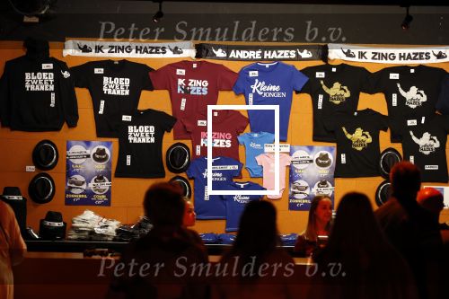 Amsterdam 14 april 2018
Heel holland zingt Hazes in het ziggo dome met oa Andre Hazes Jr Jeroen v d Boom Xander de Buisonje Roxeanne Hazes (zwanger) Peter Beense Trijntje Oosterhuis Danny de Munk Silver Metz en Barry Hay.