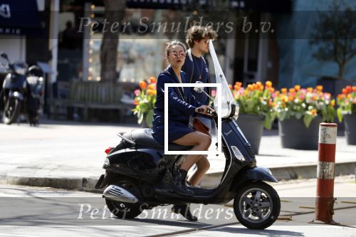 Amsterdam 18 april 2018
Holly Brood en Soy Kroon in Amsterdam zuid.