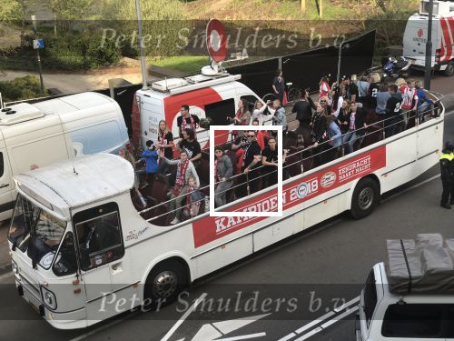 Eindhoven, 16 April 2018
PSV-AJAX, eindstand 3-0 en Landskampioen Seizoen 2017-2018
Huldiging op het gemeentehuis Eindhoven