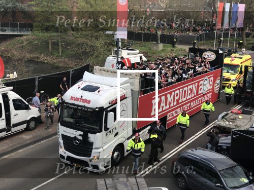 Eindhoven, 16 April 2018
PSV-AJAX, eindstand 3-0 en Landskampioen Seizoen 2017-2018
Huldiging op het gemeentehuis Eindhoven