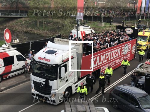 Eindhoven, 16 April 2018
PSV-AJAX, eindstand 3-0 en Landskampioen Seizoen 2017-2018
Huldiging op het gemeentehuis Eindhoven