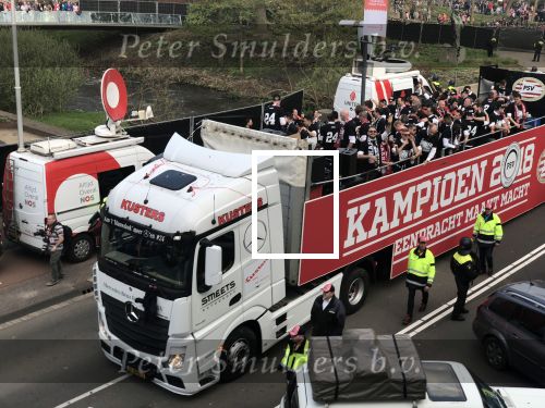 Eindhoven, 16 April 2018
PSV-AJAX, eindstand 3-0 en Landskampioen Seizoen 2017-2018
Huldiging op het gemeentehuis Eindhoven