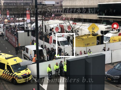 Eindhoven, 16 April 2018
PSV-AJAX, eindstand 3-0 en Landskampioen Seizoen 2017-2018
Huldiging op het gemeentehuis Eindhoven