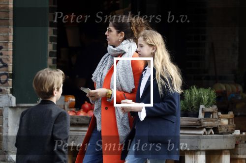 Amsterdam 14 april 2018 
Isa Hoes en haar dochter Vlinder eten ijsje