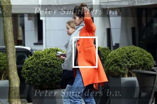 Amsterdam 14 april 2018 
Isa Hoes en haar dochter Vlinder eten ijsje
