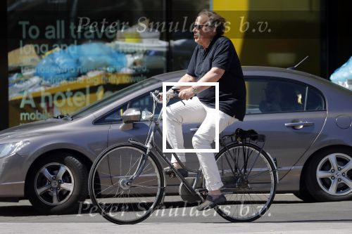 Amsterdam 5mei 2018
Ivo Niehe op zijn damesfiest in Amsterdam zuid.