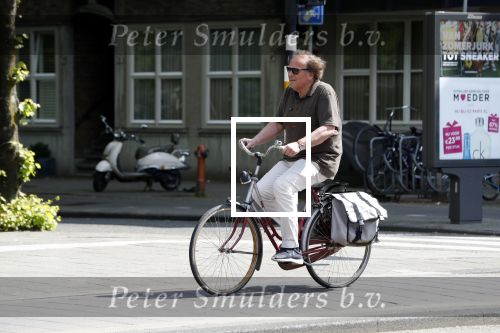 Amsterdam 11 mei 2018 
Ivo Niehe op zijn (dames)fiets