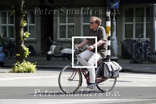 Amsterdam 11 mei 2018 
Ivo Niehe op zijn (dames)fiets