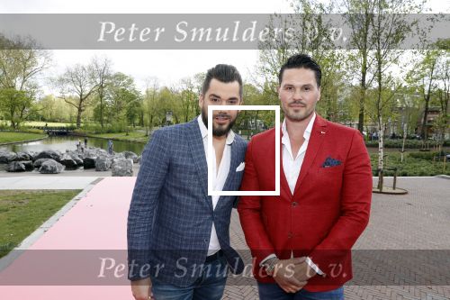 Amsterdam 25 september 2018
Presentatie lâ€™Homo van het blad Linda in Hotel Arena. Linda de Mol reikt het eerste exemplaar uit aan Erwin Olaf Hans v Manen en Hans Klok . Janice met partner