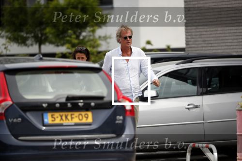 Amsterdam / Loosdrecht 12 mei 2018
Jeroen Pauw en zijn vriendin Zoe doen boodschappen in Amsterdam waarna ze naar hun boot in Loosdrecht rijden.