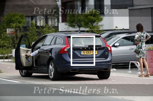 Amsterdam / Loosdrecht 12 mei 2018
Jeroen Pauw en zijn vriendin Zoe doen boodschappen in Amsterdam waarna ze naar hun boot in Loosdrecht rijden.