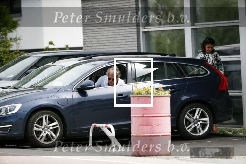 Amsterdam / Loosdrecht 12 mei 2018
Jeroen Pauw en zijn vriendin Zoe doen boodschappen in Amsterdam waarna ze naar hun boot in Loosdrecht rijden.