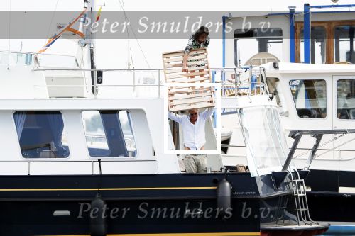 Amsterdam / Loosdrecht 12 mei 2018
Jeroen Pauw en zijn vriendin Zoe doen boodschappen in Amsterdam waarna ze naar hun boot in Loosdrecht rijden.