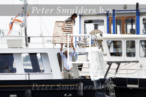 Amsterdam / Loosdrecht 12 mei 2018
Jeroen Pauw en zijn vriendin Zoe doen boodschappen in Amsterdam waarna ze naar hun boot in Loosdrecht rijden.