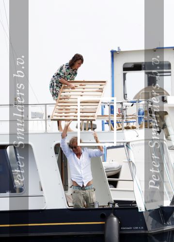 Amsterdam / Loosdrecht 12 mei 2018
Jeroen Pauw en zijn vriendin Zoe doen boodschappen in Amsterdam waarna ze naar hun boot in Loosdrecht rijden.