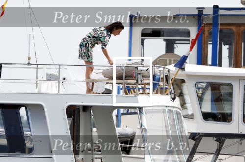 Amsterdam / Loosdrecht 12 mei 2018
Jeroen Pauw en zijn vriendin Zoe doen boodschappen in Amsterdam waarna ze naar hun boot in Loosdrecht rijden.