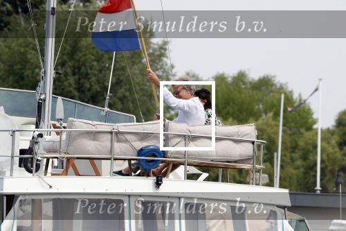 Amsterdam / Loosdrecht 12 mei 2018
Jeroen Pauw en zijn vriendin Zoe doen boodschappen in Amsterdam waarna ze naar hun boot in Loosdrecht rijden.