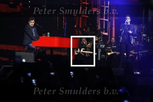 Amsterdam 14 april 2018
Heel holland zingt Hazes in het ziggo dome met oa Andre Hazes Jr Jeroen v d Boom Xander de Buisonje Roxeanne Hazes (zwanger) Peter Beense Trijntje Oosterhuis Danny de Munk Silver Metz en Barry Hay.