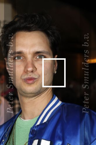 Amsterdam 25 september 2018
Presentatie lâ€™Homo van het blad Linda in Hotel Arena. Linda de Mol reikt het eerste exemplaar uit aan Erwin Olaf Hans v Manen en Hans Klok . Kay Nambiar en Jelte Steven Tuinstra (Jett Rebel)