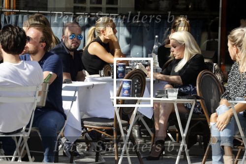 Amsterdam 18 april 2018
Judith osborn met (een) vriend op etrras bij George.