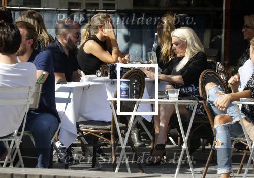 Amsterdam 18 april 2018
Judith osborn met (een) vriend op etrras bij George.