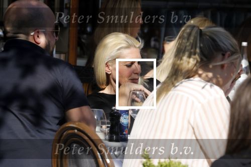 Amsterdam 18 april 2018
Judith osborn met (een) vriend op etrras bij George.