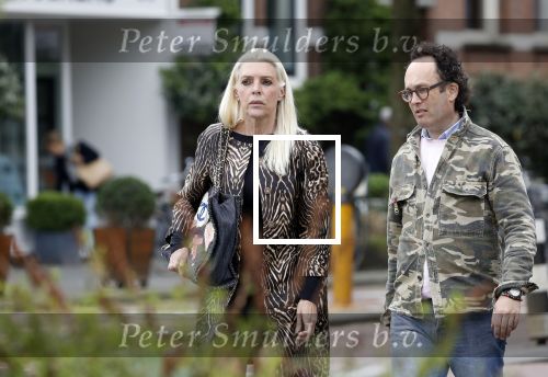 Amsterdam 23 april 2018
Judith Osborn met (een) vriend op straat en op terras bij George in Amsterdam zuid.