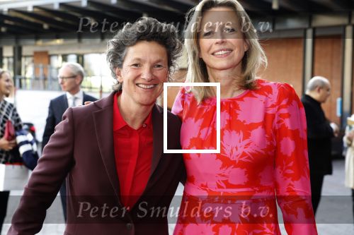 Amsterdam 18 april 2018
 Koning Willem-Alexander en koningin Maxima wonen de premiere bij van Gurre-Lieder in de Nationale Opera & Ballet in de stopera. Kajsa Ollongren met partner Irene v d Brekel