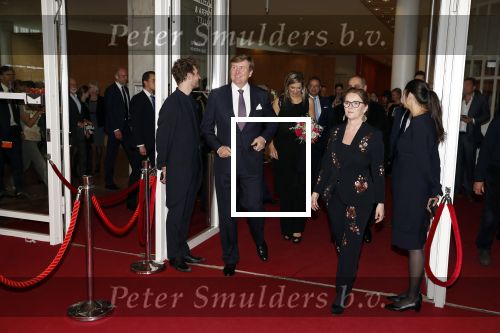Amsterdam 18 april 2018
 Koning Willem-Alexander en koningin Maxima wonen de premiere bij van Gurre-Lieder in de Nationale Opera & Ballet in de stopera.