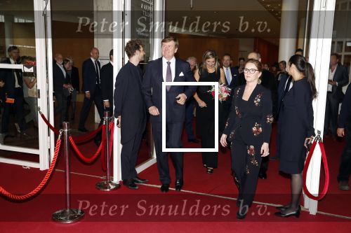 Amsterdam 18 april 2018
 Koning Willem-Alexander en koningin Maxima wonen de premiere bij van Gurre-Lieder in de Nationale Opera & Ballet in de stopera.