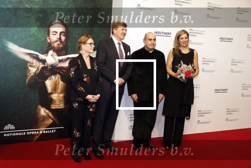 Amsterdam 18 april 2018
 Koning Willem-Alexander en koningin Maxima wonen de premiere bij van Gurre-Lieder in de Nationale Opera & Ballet in de stopera.