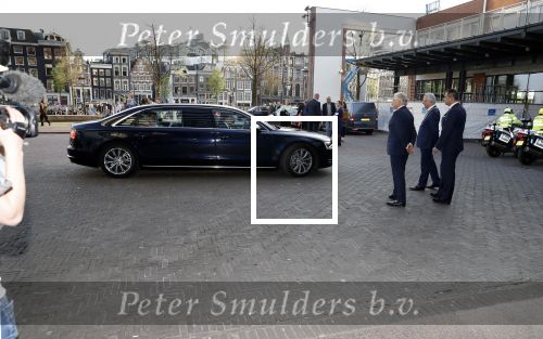 Amsterdam 18 april 2018
 Koning Willem-Alexander en koningin Maxima wonen de premiere bij van Gurre-Lieder in de Nationale Opera & Ballet in de stopera. Verlengde audi A8