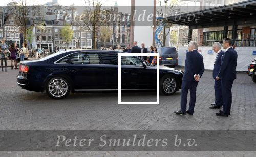 Amsterdam 18 april 2018
 Koning Willem-Alexander en koningin Maxima wonen de premiere bij van Gurre-Lieder in de Nationale Opera & Ballet in de stopera. Verlengde audi A8