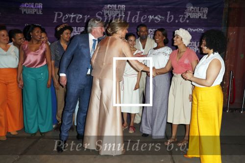 Amsterdam 16 april 2018
Premiere the color purple in de NDSM loods. Koningin Maxima met de cast waaronder Kenneth Herdigein