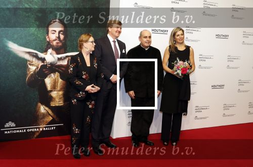 Amsterdam 18 april 2018
 Koning Willem-Alexander en koningin Maxima wonen de premiere bij van Gurre-Lieder in de Nationale Opera & Ballet in de stopera.