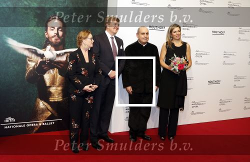 Amsterdam 18 april 2018
 Koning Willem-Alexander en koningin Maxima wonen de premiere bij van Gurre-Lieder in de Nationale Opera & Ballet in de stopera.
