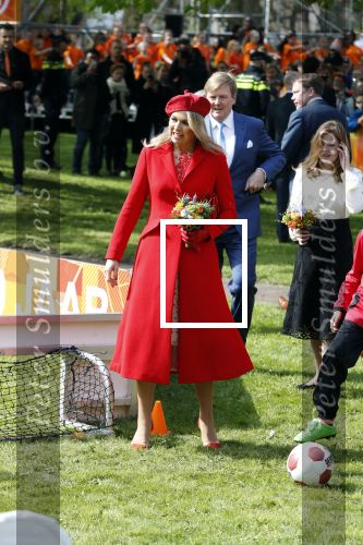 Groningen 27 april 2018
Koningsdag in Groningen met Koning Willem Alexander Koningin Maxima prinses Amalia Arian Alexia . Verder ook aanwezig Prins Maurits Prinses Marilene Prins Bernhard Prinses Annette Prins Floris Prinses Aimee en prins Pieter Christiaan.