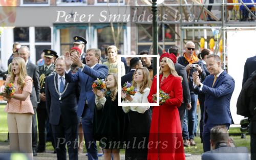 Groningen 27 april 2018
Koningsdag in Groningen met Koning Willem Alexander Koningin Maxima prinses Amalia Arian Alexia . Verder ook aanwezig Prins Maurits Prinses Marilene Prins Bernhard Prinses Annette Prins Floris Prinses Aimee en prins Pieter Christiaan.