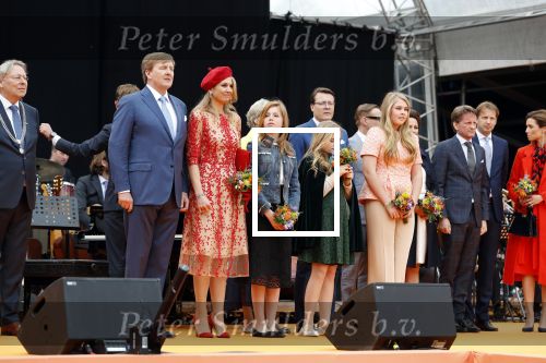 Groningen 27 april 2018
Koningsdag in Groningen met Koning Willem Alexander Koningin Maxima prinses Amalia Arian Alexia . Verder ook aanwezig Prins Maurits Prinses Marilene Prins Bernhard Prinses Annette Prins Floris Prinses Aimee en prins Pieter Christiaan.