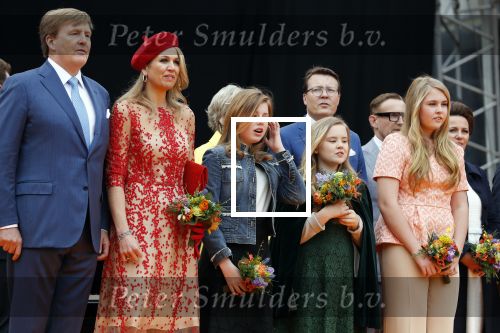 Groningen 27 april 2018
Koningsdag in Groningen met Koning Willem Alexander Koningin Maxima prinses Amalia Arian Alexia . Verder ook aanwezig Prins Maurits Prinses Marilene Prins Bernhard Prinses Annette Prins Floris Prinses Aimee en prins Pieter Christiaan.