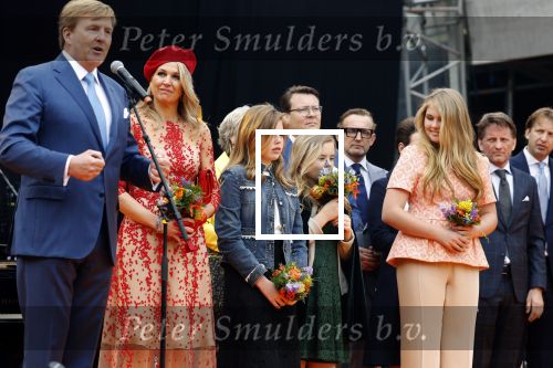 Groningen 27 april 2018
Koningsdag in Groningen met Koning Willem Alexander Koningin Maxima prinses Amalia Arian Alexia . Verder ook aanwezig Prins Maurits Prinses Marilene Prins Bernhard Prinses Annette Prins Floris Prinses Aimee en prins Pieter Christiaan.