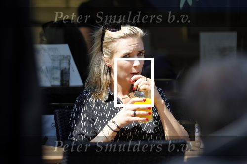 Hilversum 9 mei 2018 
Laurien Verstraten op etrras bij brasserie v Dam.