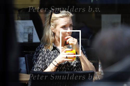 Hilversum 9 mei 2018 
Laurien Verstraten op etrras bij brasserie v Dam.